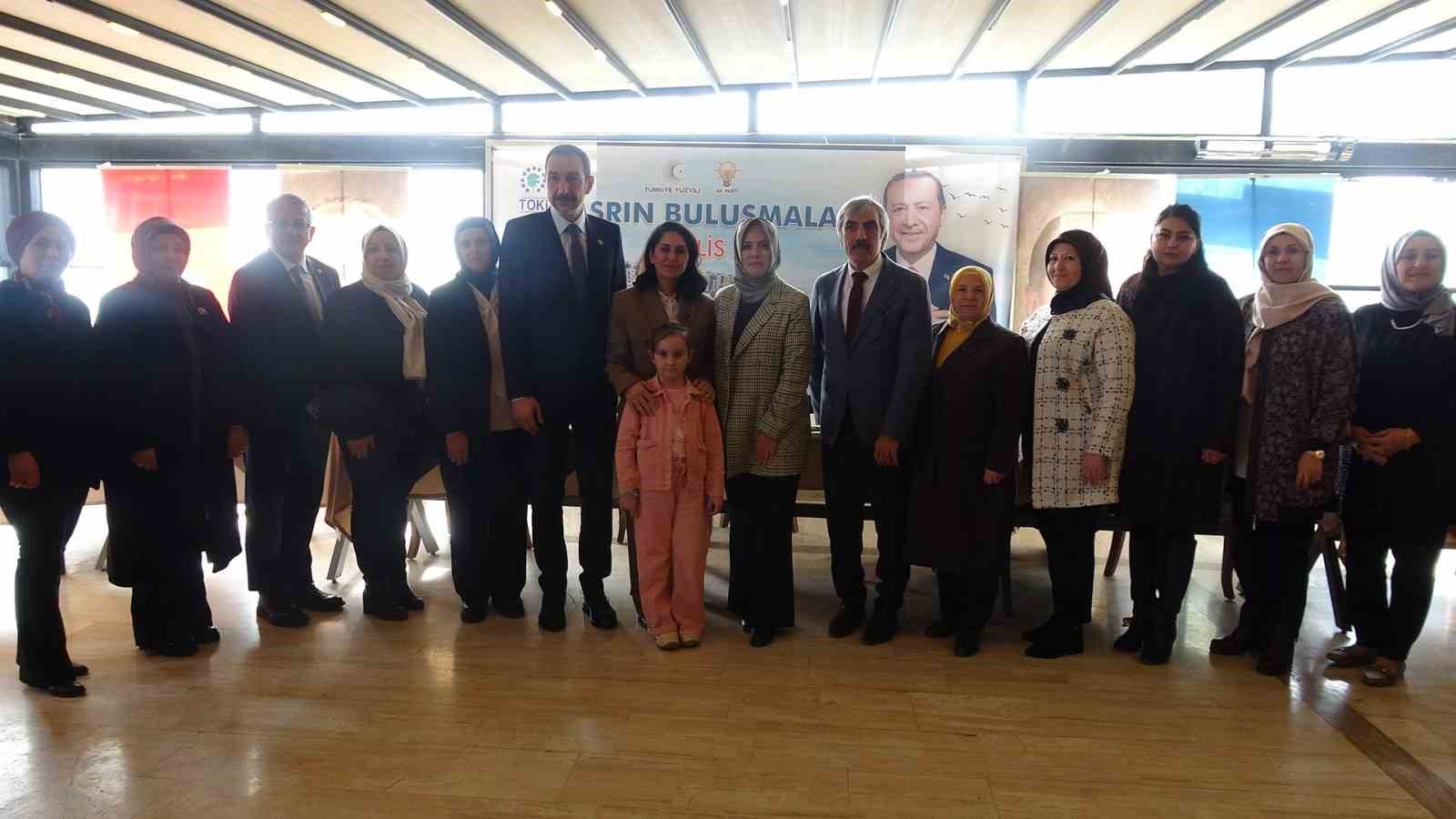 6 subat depremlerinin 3uncu yilinda ak parti heyeti kiliste 3 4UBROL8g