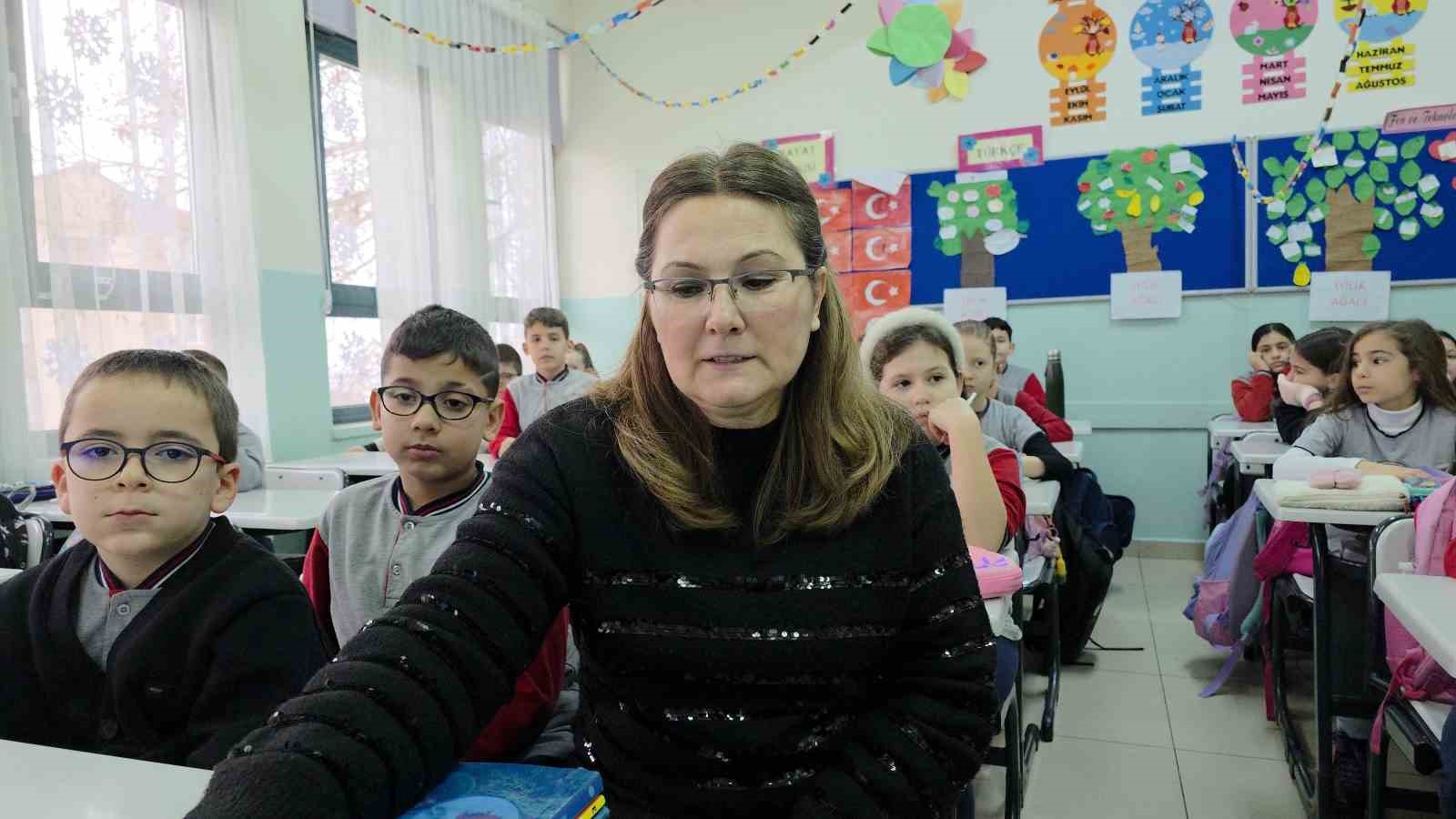 6 subati anlatan gulcan ogretmen 65 saniyede hayatimiz yikildi 1 uR66euny