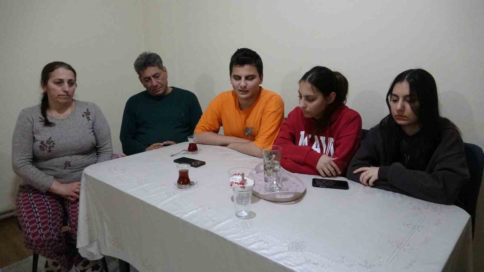 6 subatta kepceyle gittigi enkazdan annesinin cenazesini cikartan operator o anlari anlatti 2 HNG4KPQ8