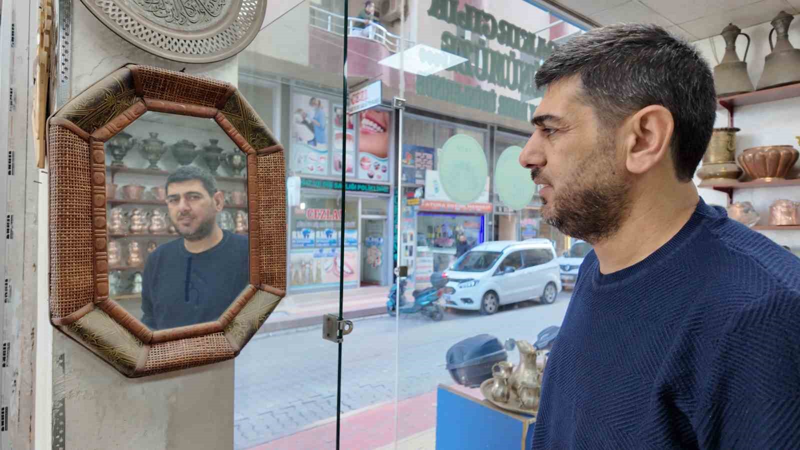 6 yasinda basladigi bakirciligi neredeyse yarim asirdir surduruyor 3 XOiCJ5kF