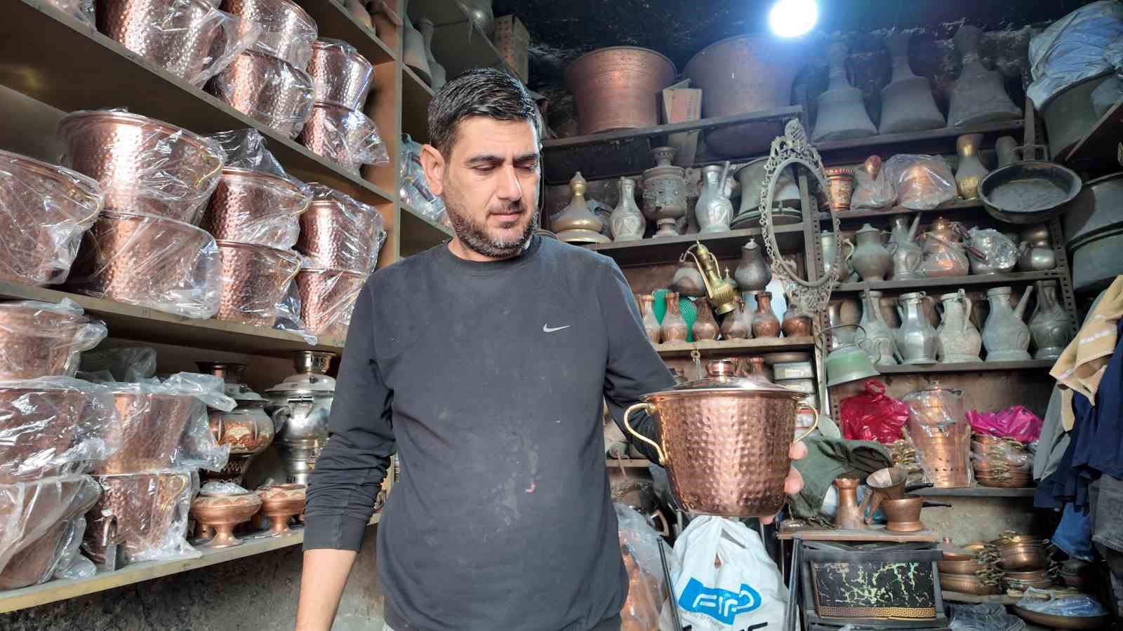6 yasinda basladigi bakirciligi neredeyse yarim asirdir surduruyor 5 SYwTdzTz
