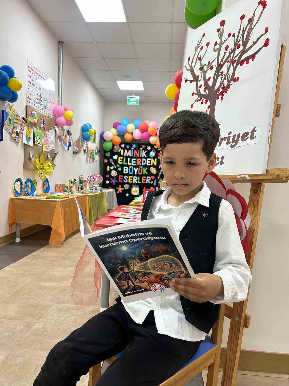6 yaşındaki otizmli anaokulu öğrencisi hayal dünyasını hikaye kitabına dönüştürdü 10 6 yasindaki otizmli anaokulu ogrencisi hayal dunyasini hikaye kitabina donusturdu 6 y1hw7b6j