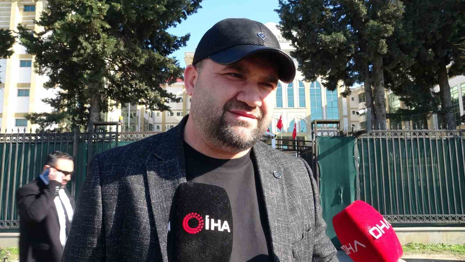6 yil suren bosanma davasi sonuclanir sonuclanmaz afrikada 8 adet adak koc kestirdi 1 vGYQUCVr