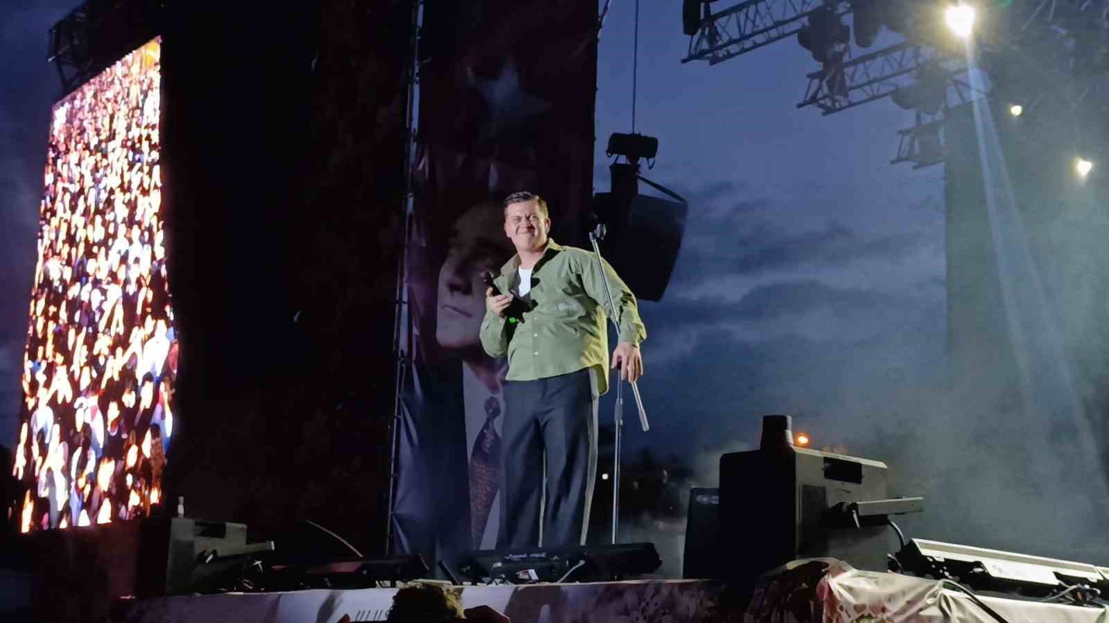 60. Uluslararası Tekirdağ Kiraz Festivali’nde Poizi ve Özbey rüzgarı esti 6 60 uluslararasi tekirdag kiraz festivalinde poizi ve ozbey ruzgari esti 2 OKKv9jyP
