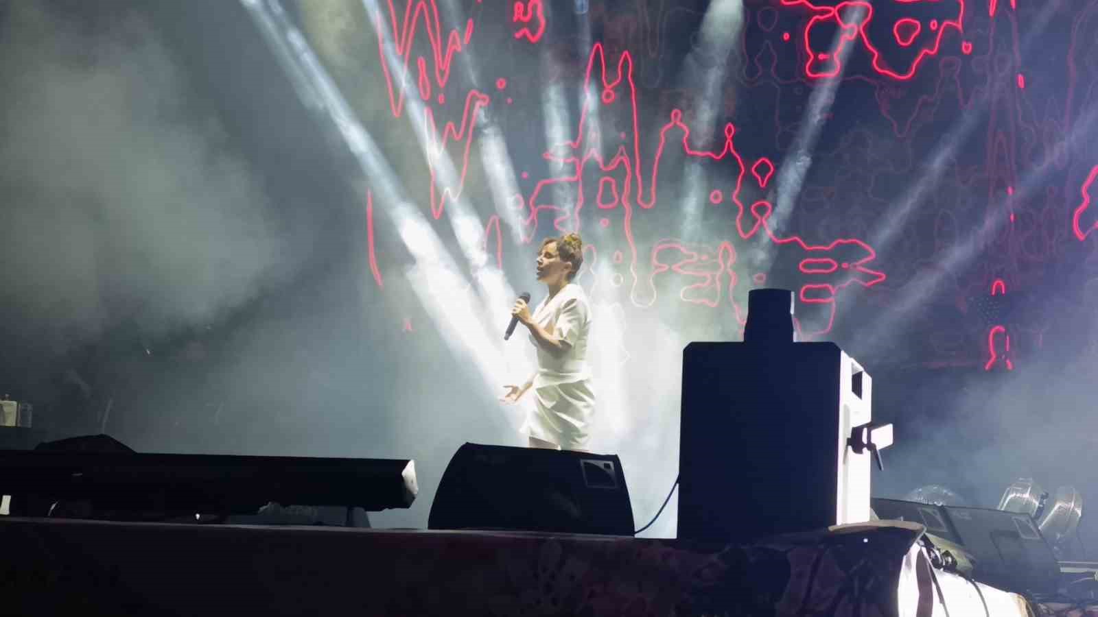 60. Uluslararası Tekirdağ Kiraz Festivali’nde Poizi ve Özbey rüzgarı esti 10 60 uluslararasi tekirdag kiraz festivalinde poizi ve ozbey ruzgari esti 6