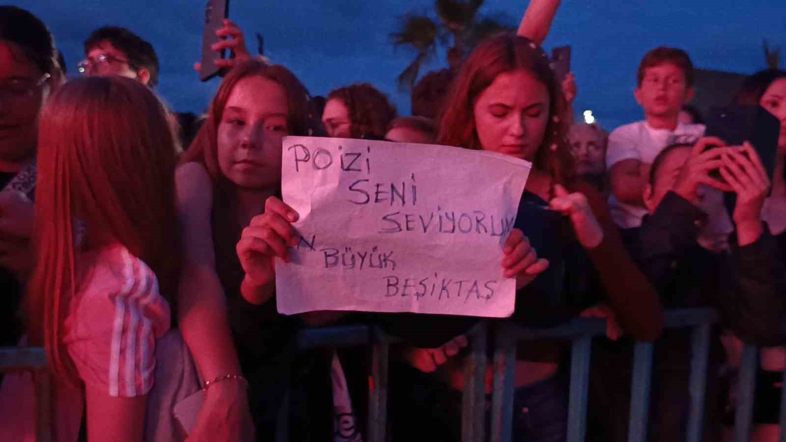 60. Uluslararası Tekirdağ Kiraz Festivali’nde Poizi ve Özbey rüzgarı esti 11 60 uluslararasi tekirdag kiraz festivalinde poizi ve ozbey ruzgari esti 7 61IatGCU