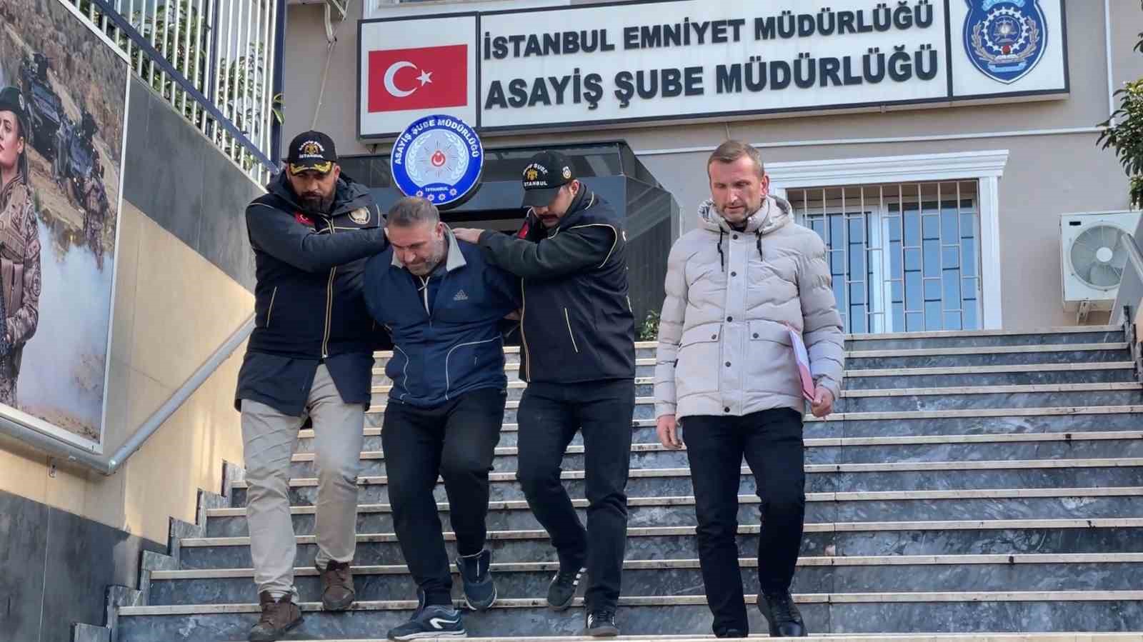 60 yıl 6 ay hapis cezası bulunan firari hükümlü Sancaktepe’de yakalandı 4 60 yil 6 ay hapis cezasi bulunan firari hukumlu sancaktepede yakalandi 0 QJwM53tf