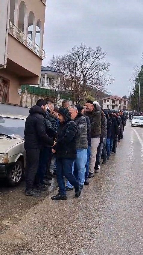 60 yillik bayram gelenegi 1 kilometrelik bayramlasma kuyrugu 1 mvjb1CZw