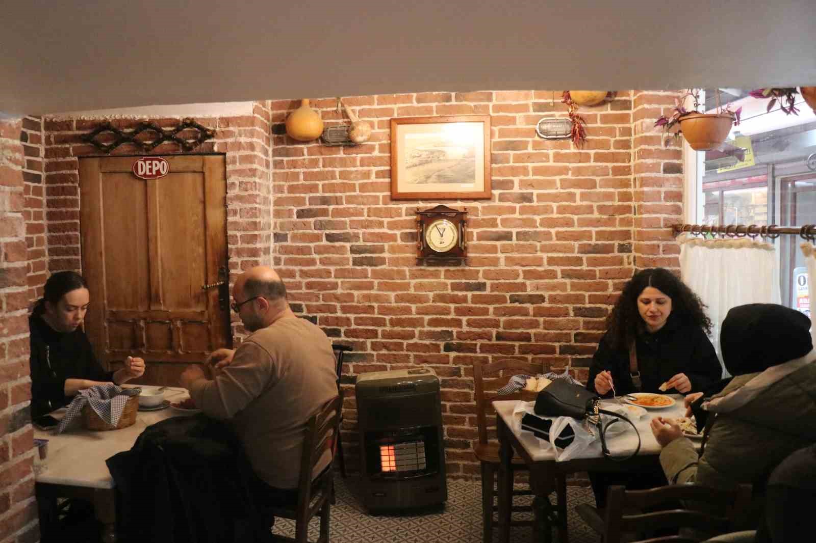 60 yıllık lezzet mirası: Uzun Çarşı’nın ciğer ustası gastronomi turizmine katkı sunuyor 5 60 yillik lezzet mirasi uzun carsinin ciger ustasi gastronomi turizmine katki sunuyor 1 gX4PcZUI