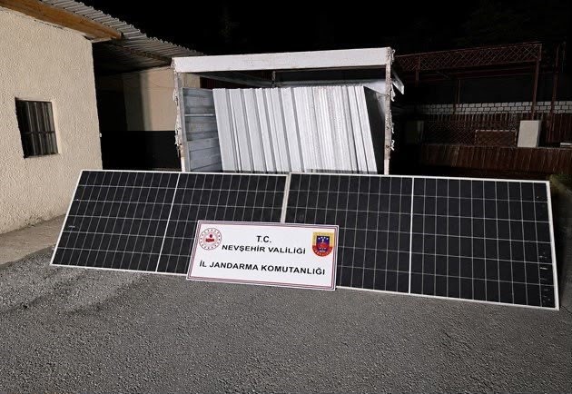 600 bin liralik gunes paneli calan 3 kisi tutuklandi 0 fYMCRKsF
