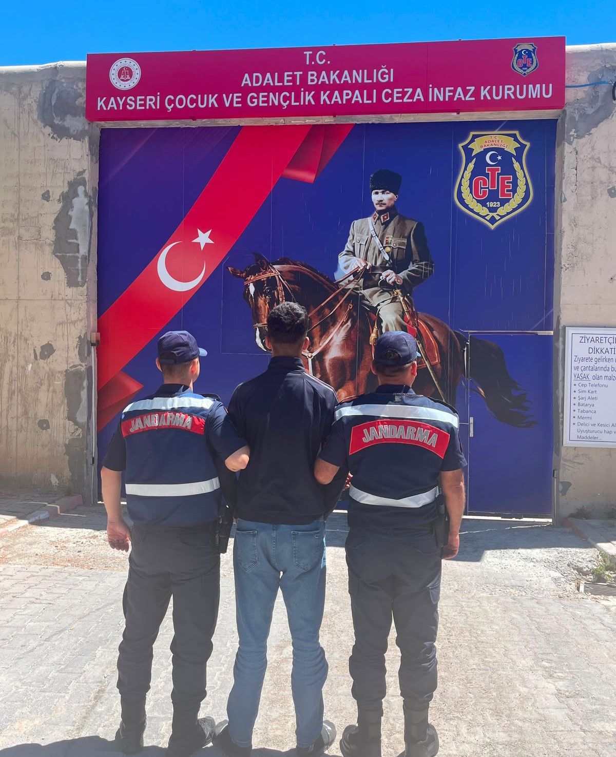 600 bin liralik gunes paneli calan 3 kisi tutuklandi 1