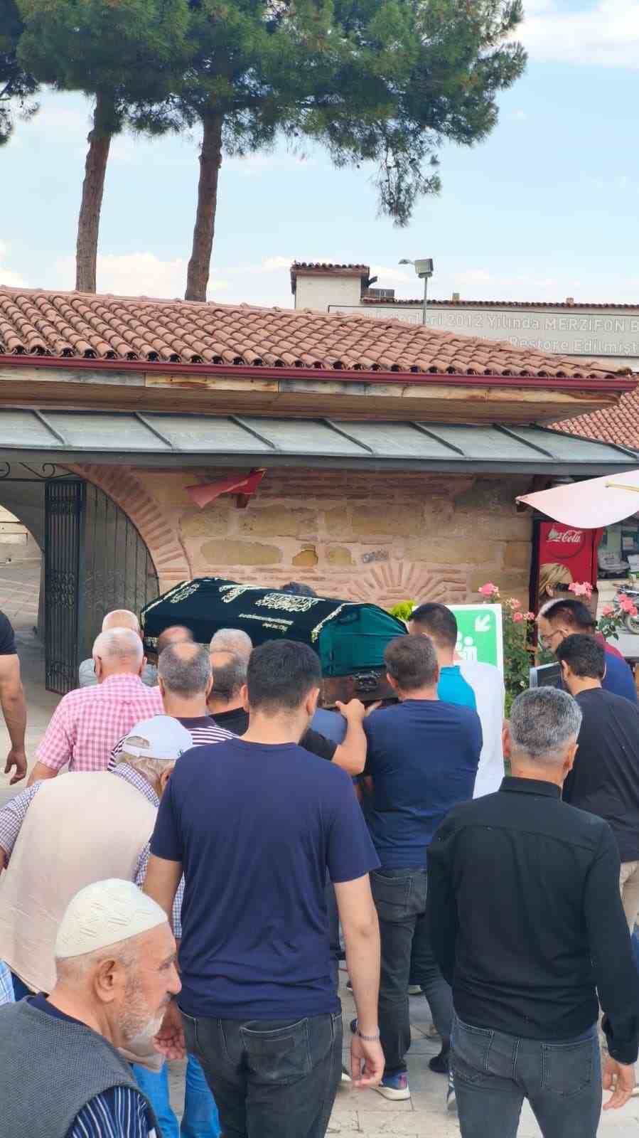 61 yasindaki bisikletli kazada hayatini kaybetti 1 O2pqOmXG