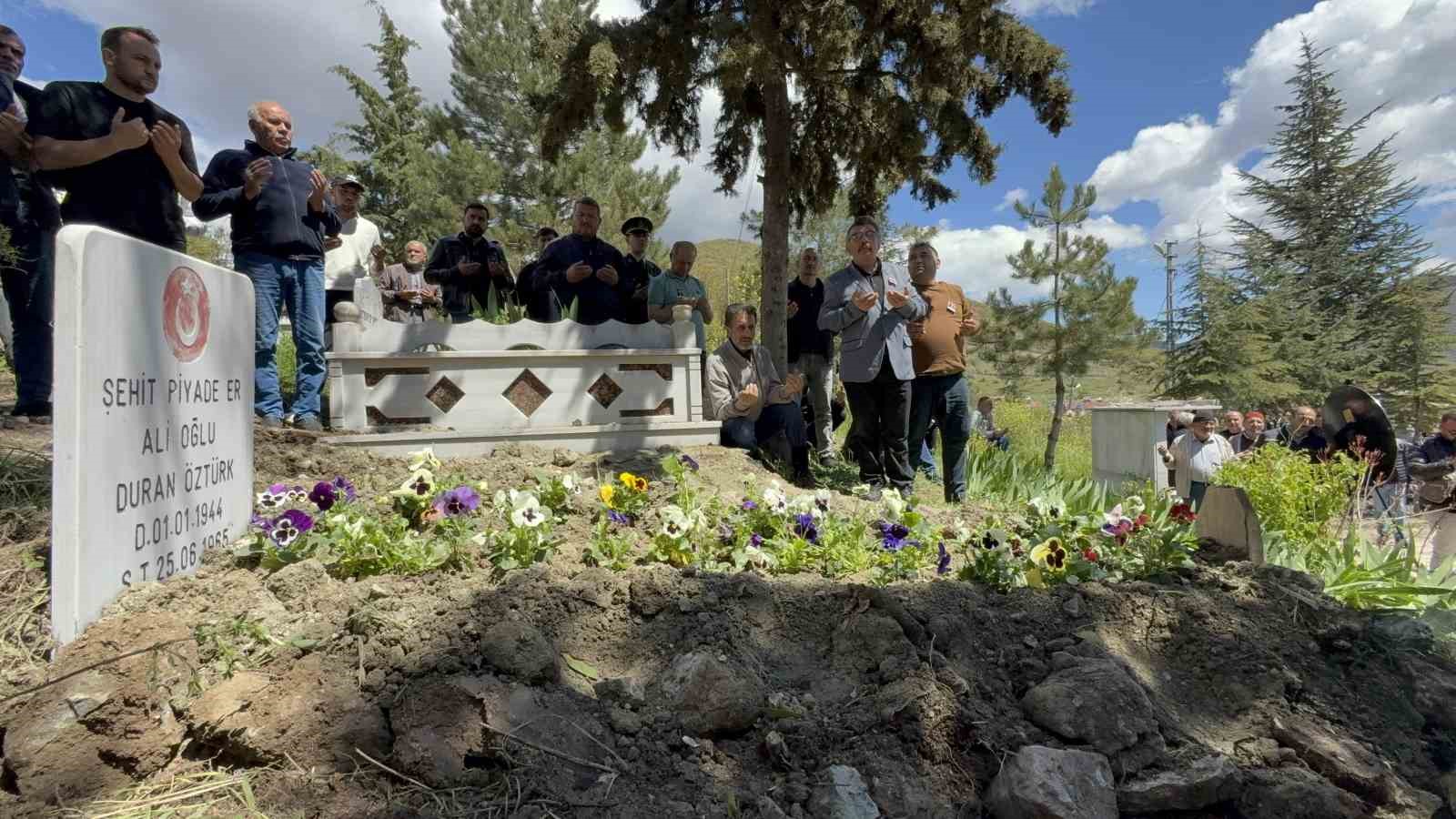 61 yillik mezar tasi sehidiyle birlikte tokata geldi 1 5TlJ57RA