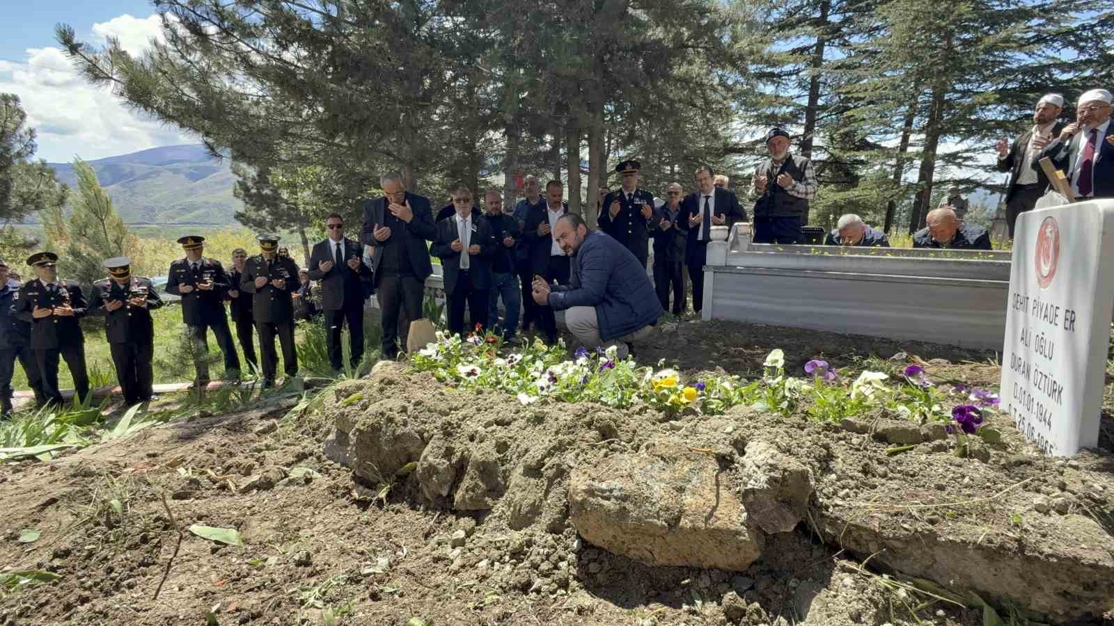 61 yillik mezar tasi sehidiyle birlikte tokata geldi 2 MPvKudj4