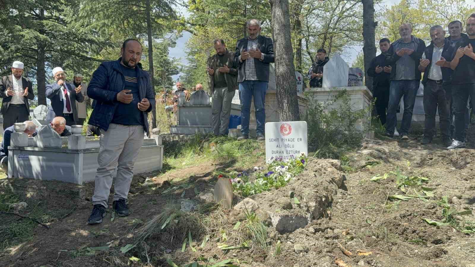 61 yillik mezar tasi sehidiyle birlikte tokata geldi 3 j3PyLsDS