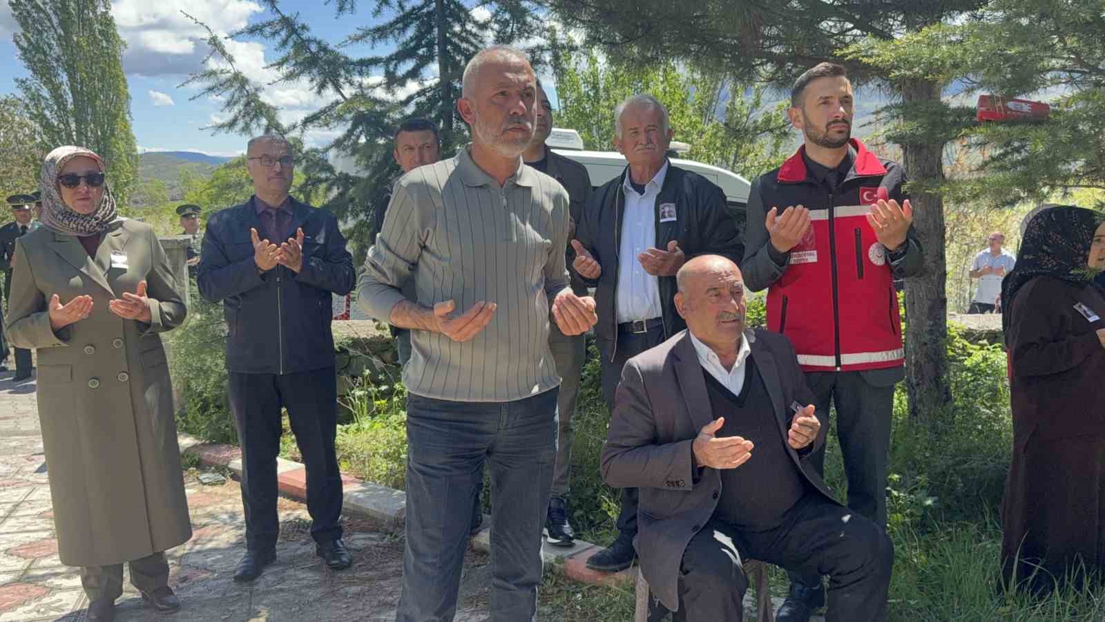 61 yillik mezar tasi sehidiyle birlikte tokata geldi 4 7hSs1BJp