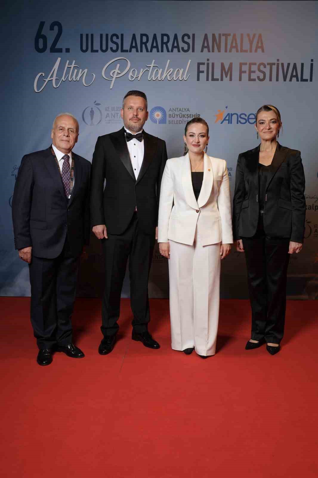 62 uluslararasi antalya altin portakal film festivali kirmizi hali gecisiyle basladi 9 YrvD1kvk