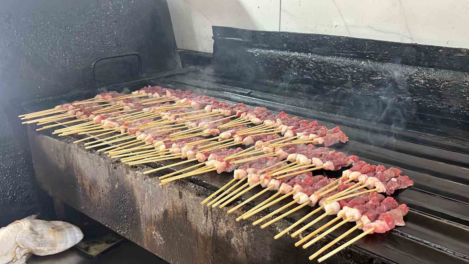 63 kilogram olarak başladığı ve 80 dakika süren yarışma sonunda 70 kilograma çıktı 12 63 kilogram olarak basladigi ve 80 dakika suren yarisma sonunda 70 kilograma KVNMSED8