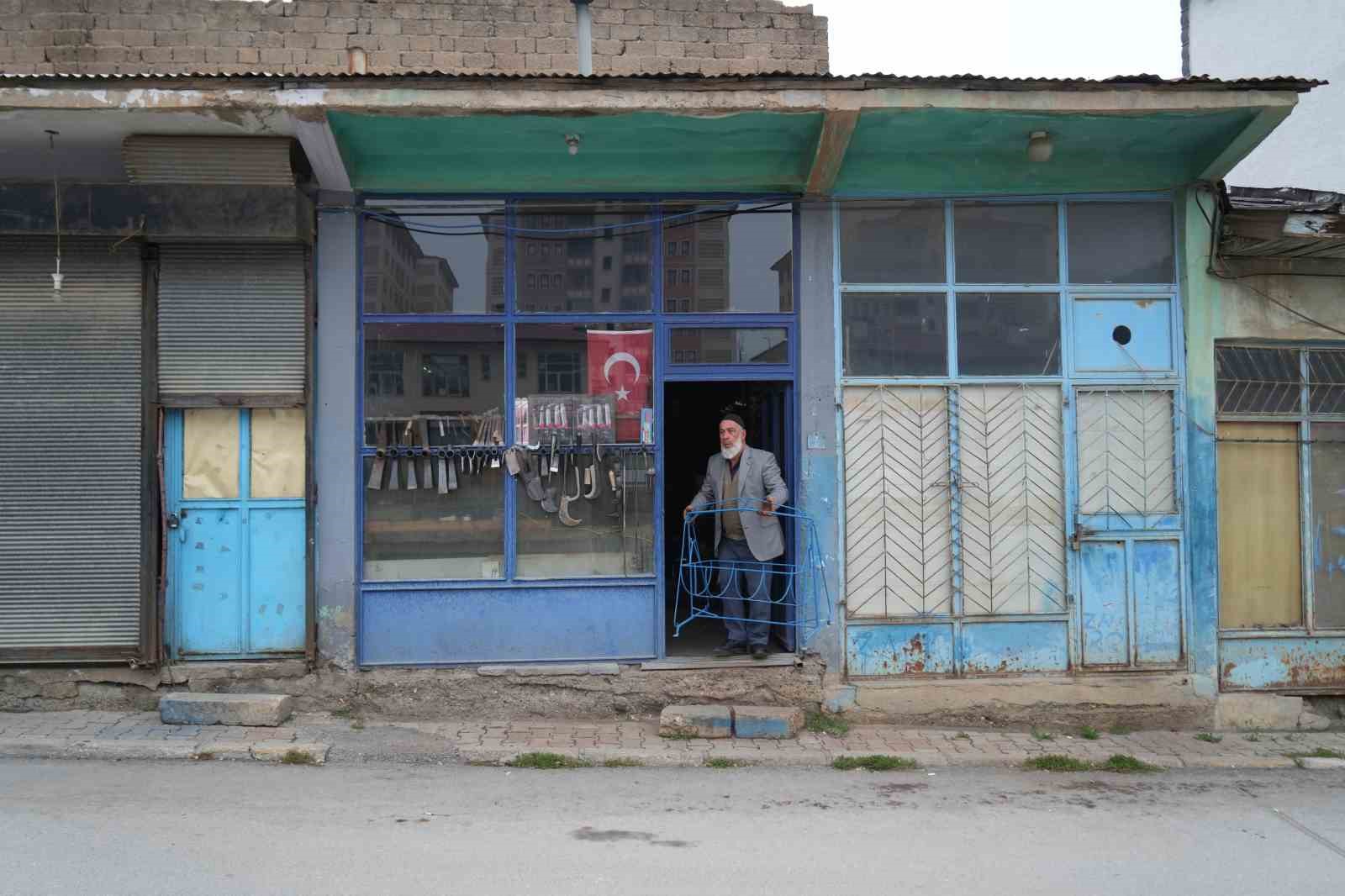 63 yasindaki halit pinar yarim asirlik demircilik gelenegini yasatiyor 1 wgmj68vY