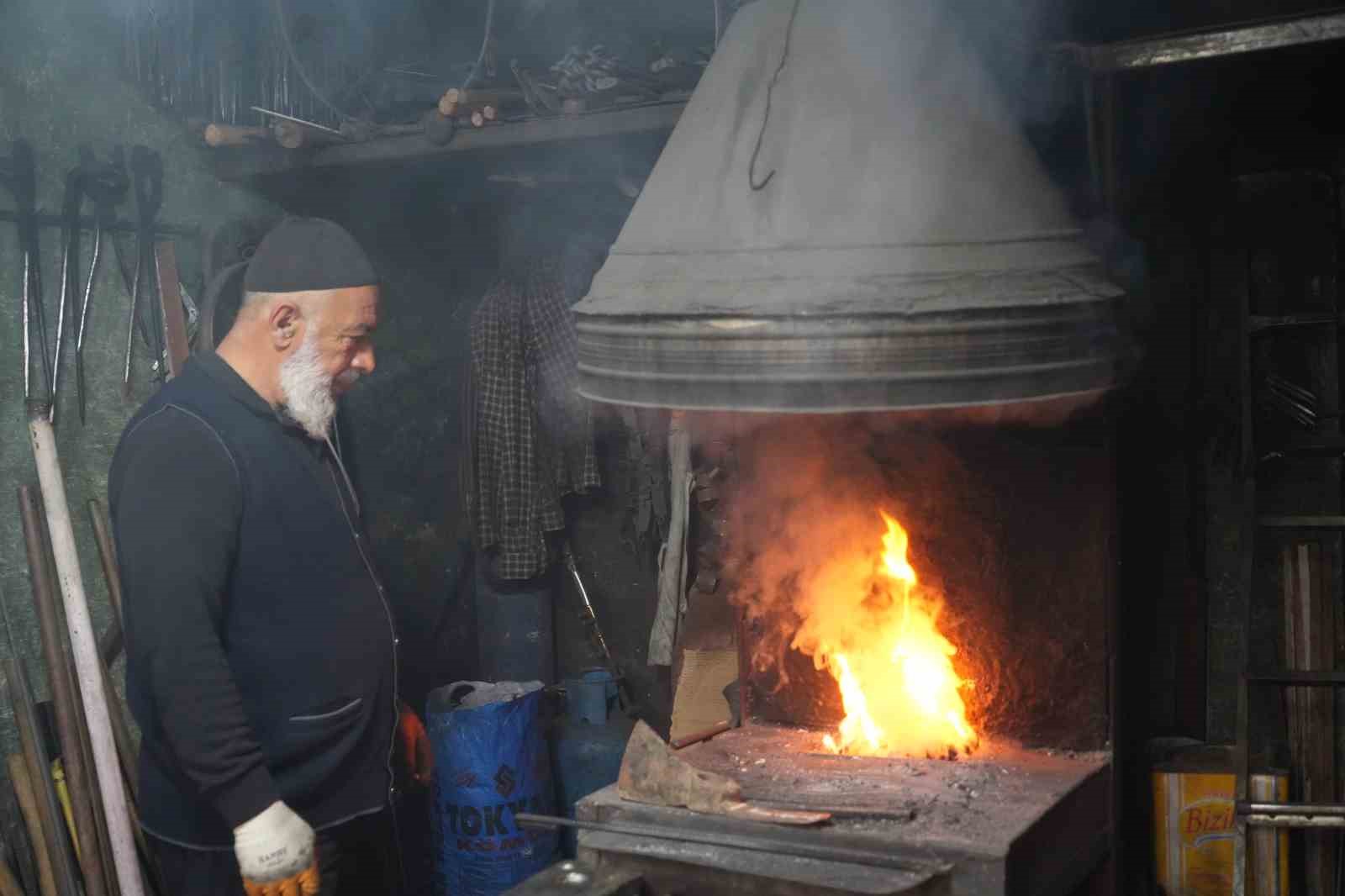 63 yasindaki halit pinar yarim asirlik demircilik gelenegini yasatiyor 5 7sh3nDvv