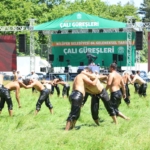 64-geleneksel-cali-gureslerinde-baspehlivan-erkan-tas-gures-agasi-mustafa-cebeci-oldu-JEa2uYLO.jpg