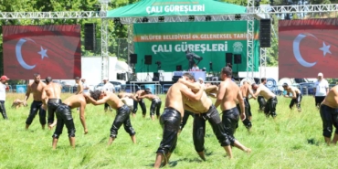 64-geleneksel-cali-gureslerinde-baspehlivan-erkan-tas-gures-agasi-mustafa-cebeci-oldu-JEa2uYLO.jpg