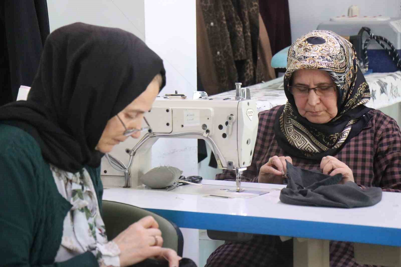 65 yasindaki remziye teyzenin sinifta kalma azmi 1 hzT93RBL
