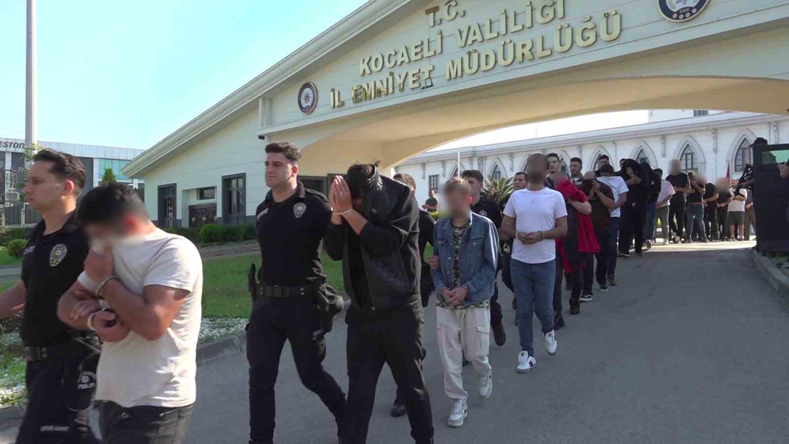 6,6 milyar liralık para trafiğinin 119 şüphelisi adliyeye sevk edildi 6 66 milyar liralik para trafiginin 119 suphelisi adliyeye sevk edildi 2 MFN3X21u