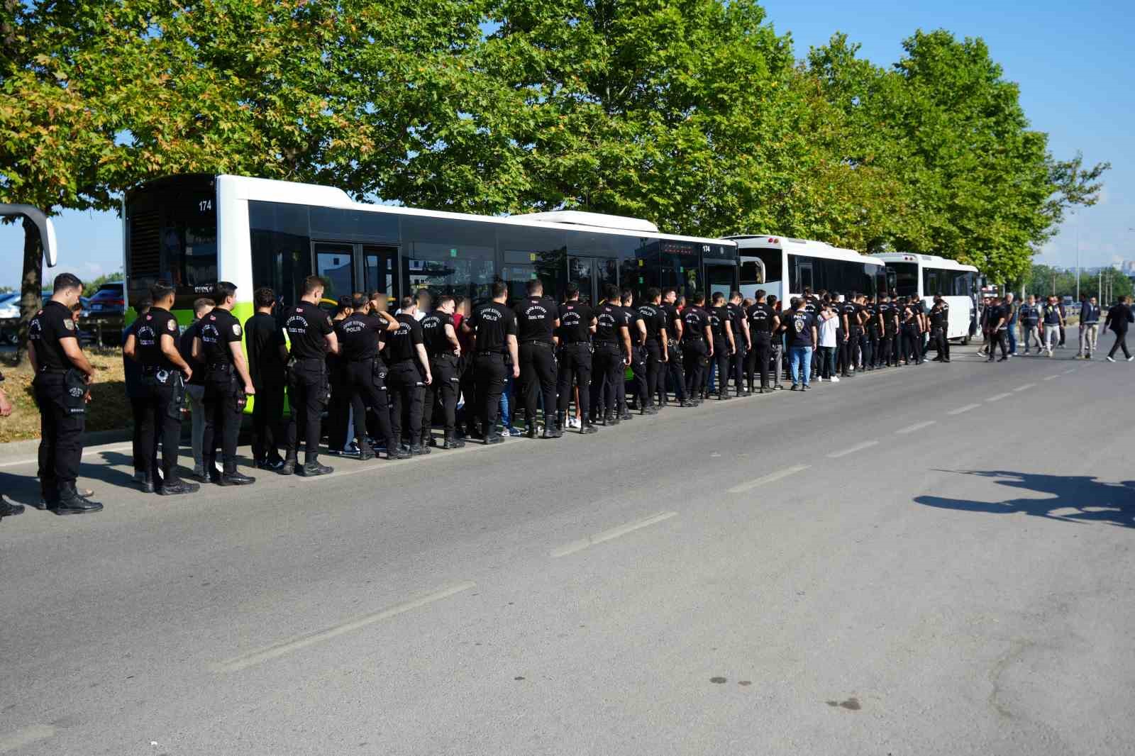 6,6 milyar liralık para trafiğinin 119 şüphelisi adliyeye sevk edildi 8 66 milyar liralik para trafiginin 119 suphelisi adliyeye sevk edildi 4 zLis4Z5D