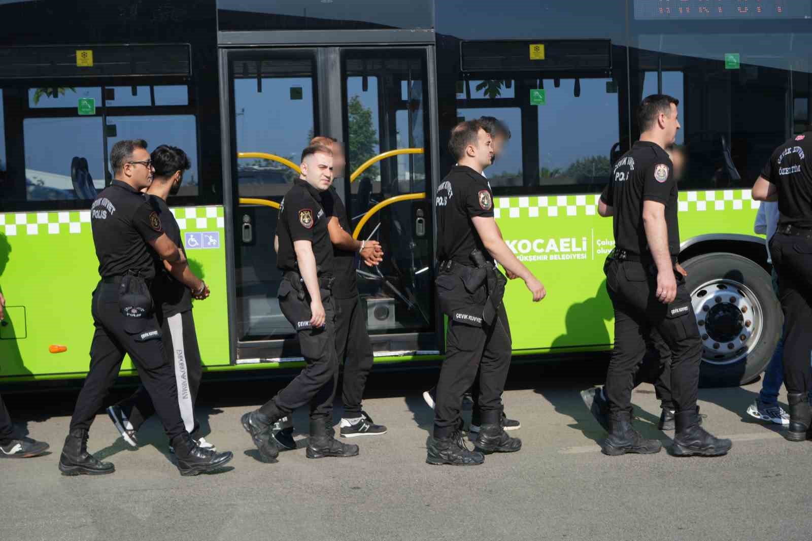 6,6 milyar liralık para trafiğinin 119 şüphelisi adliyeye sevk edildi 9 66 milyar liralik para trafiginin 119 suphelisi adliyeye sevk edildi 5 y4MTbf82