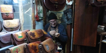 66-yildir-teknolojiye-direnerek-canta-yapiyor-SW6PB5KB.jpg