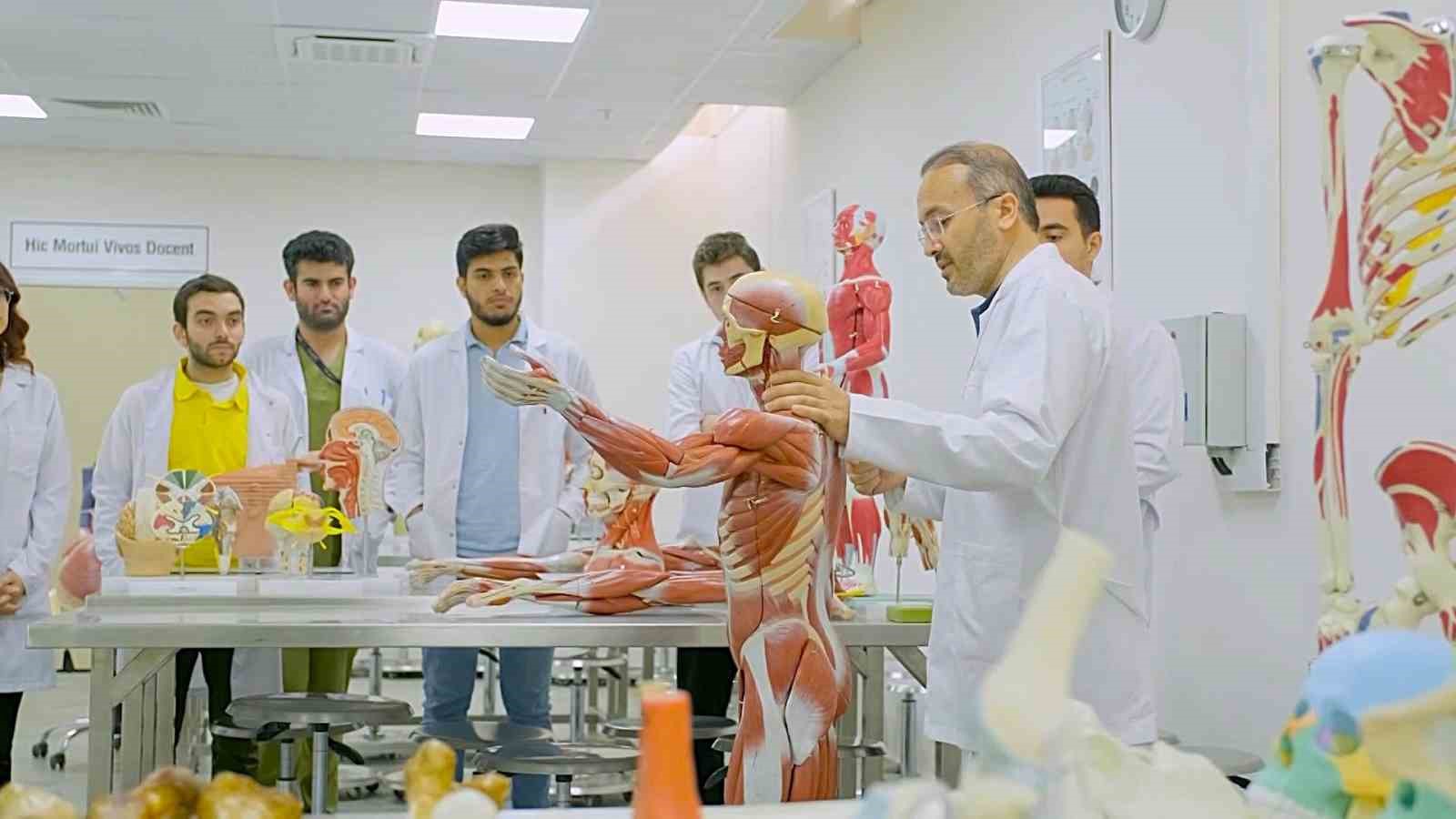 68 yasinda mezun oldugu universiteye kadavra bagisi yapti 4 TTsEWa8g