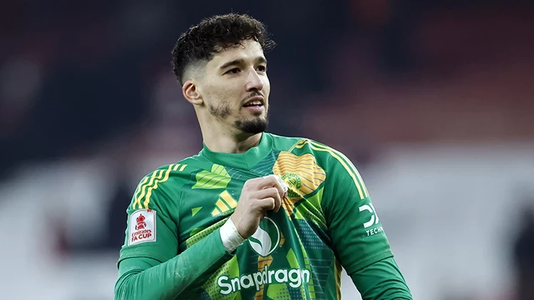 BEŞİKTAŞ’TAN ALTAY BAYINDIR HAMLESİ! MANCHESTER UNITED’DAN CEVAP GELDİ 1 682c452b473d20017eff33cb