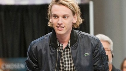 Jamie Campbell Bower kimdir?