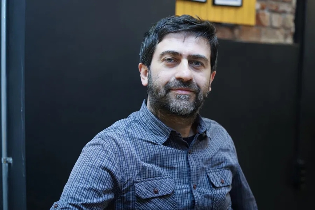 Emin Alper Kimdir, Kaç Yaşında?