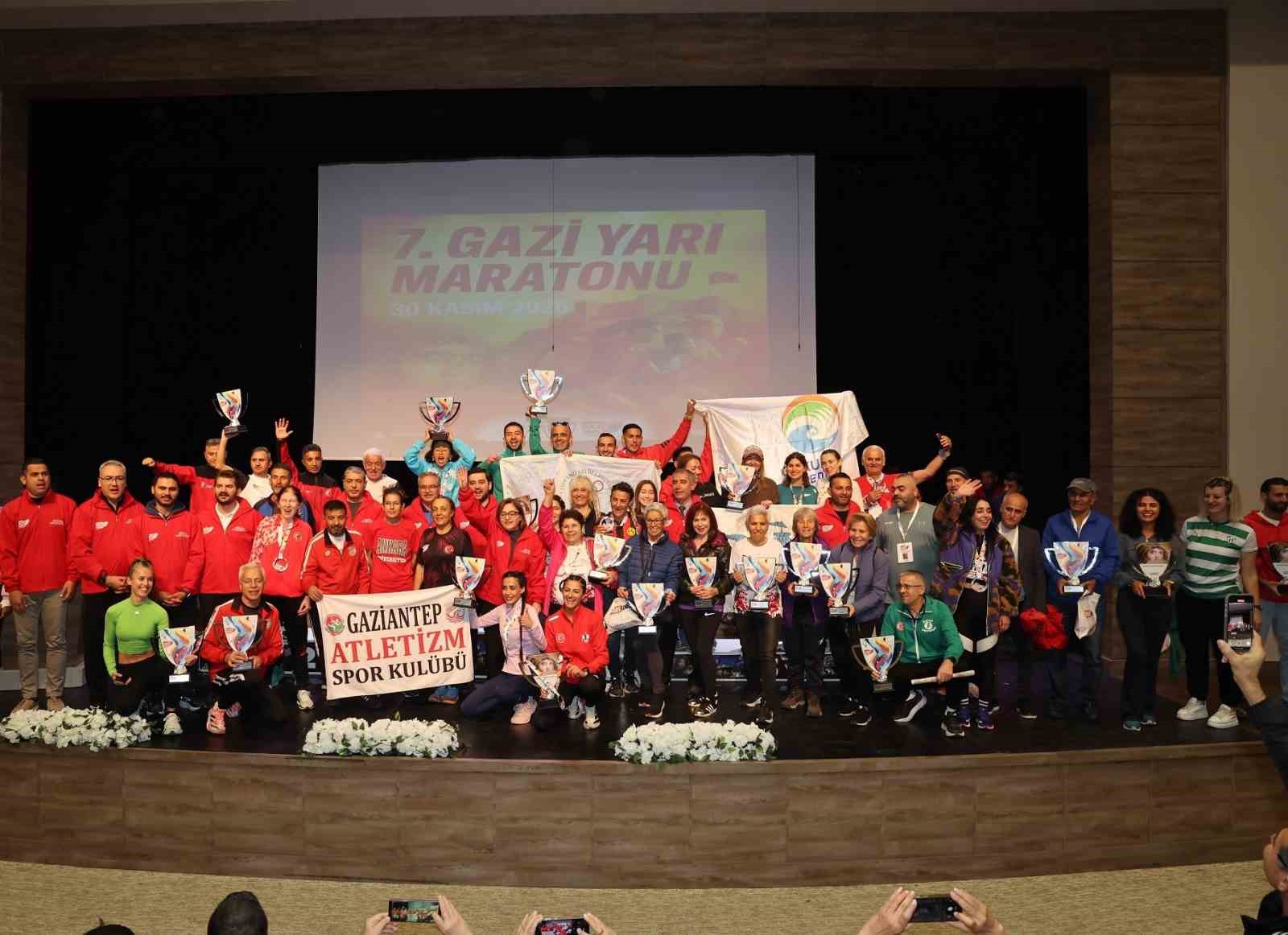 7 gazi yari maratonunda oduller sahiplerini buldu 0 ivhkB12k