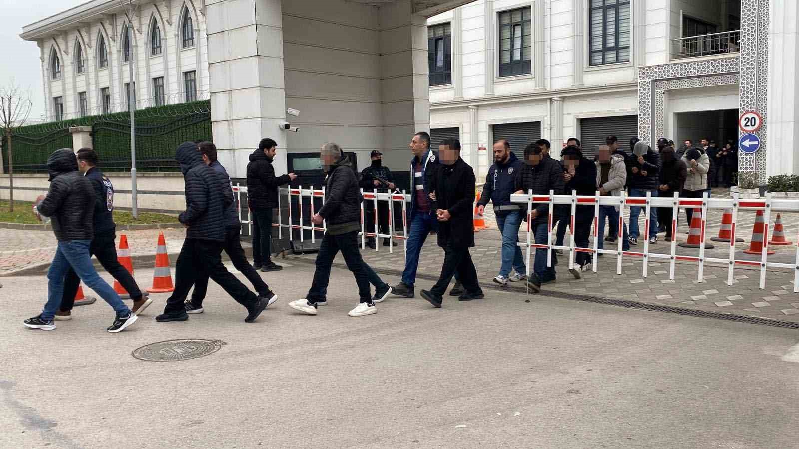 7 ilde 105 milyon liralik dolandiricilik operasyonunun 25 zanlisi adliyeye sevk edildi 1 9CssHLO8