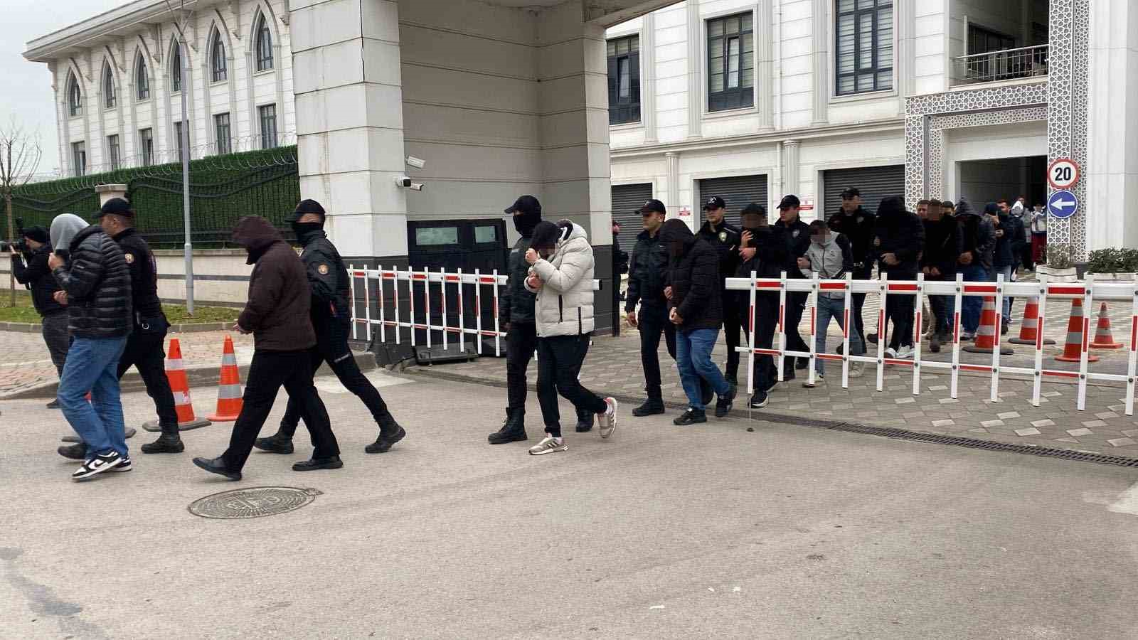 7 ilde 105 milyon liralik dolandiricilik operasyonunun 25 zanlisi adliyeye sevk edildi 3 Lgqwvn8d
