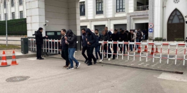7-ilde-105-milyon-liralik-dolandiricilik-operasyonunun-25-zanlisi-adliyeye-sevk-edildi-u78qnhtl.jpg