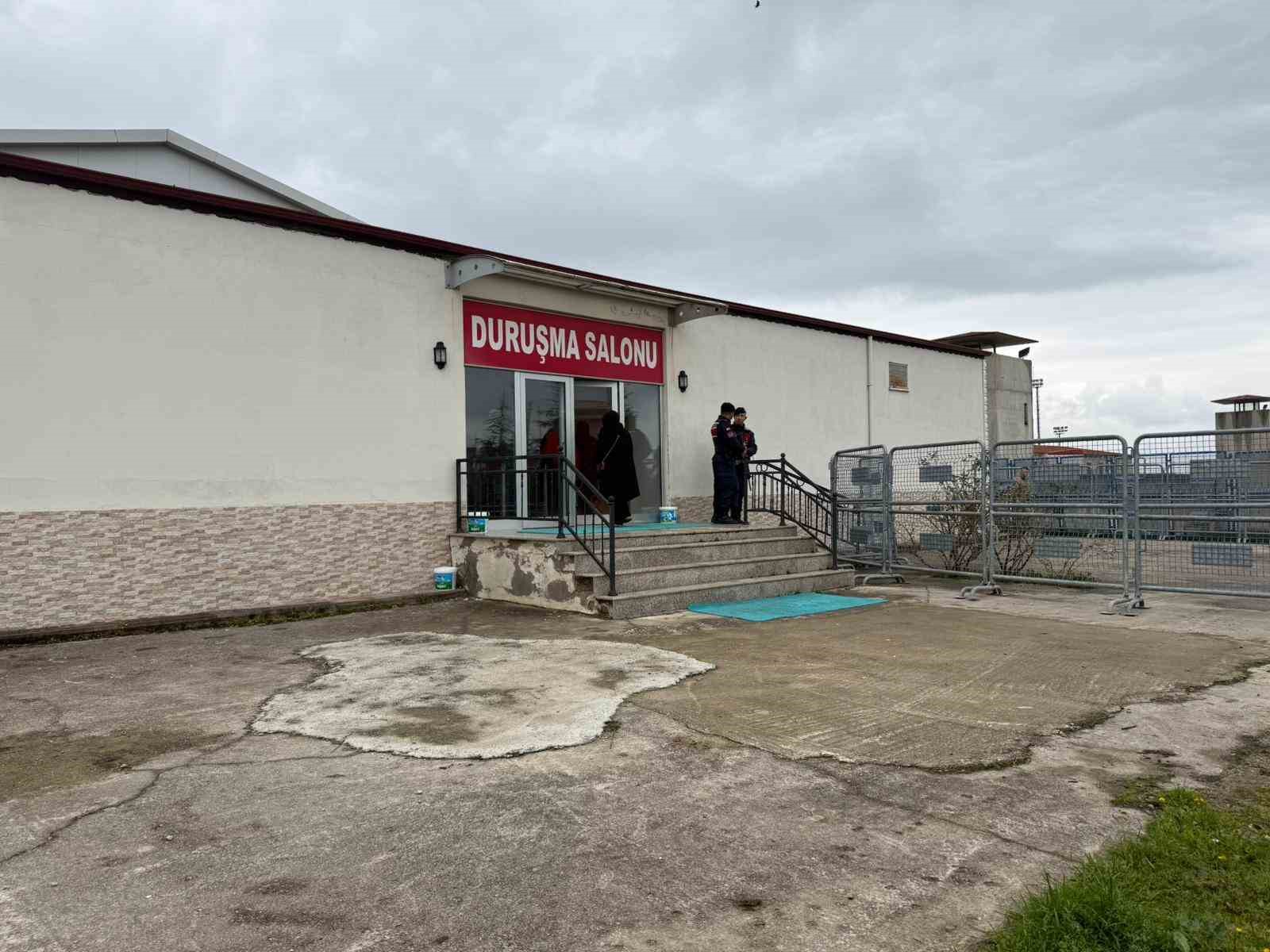 7 işçinin öldüğü faciada fabrika sahibinin diğer oğlu da hakim karşısında: "Kalbim ağrıyor" 6 7 iscinin oldugu faciada fabrika sahibinin diger oglu da hakim karsisinda kalbim agriyor 2 uCKKg8gb
