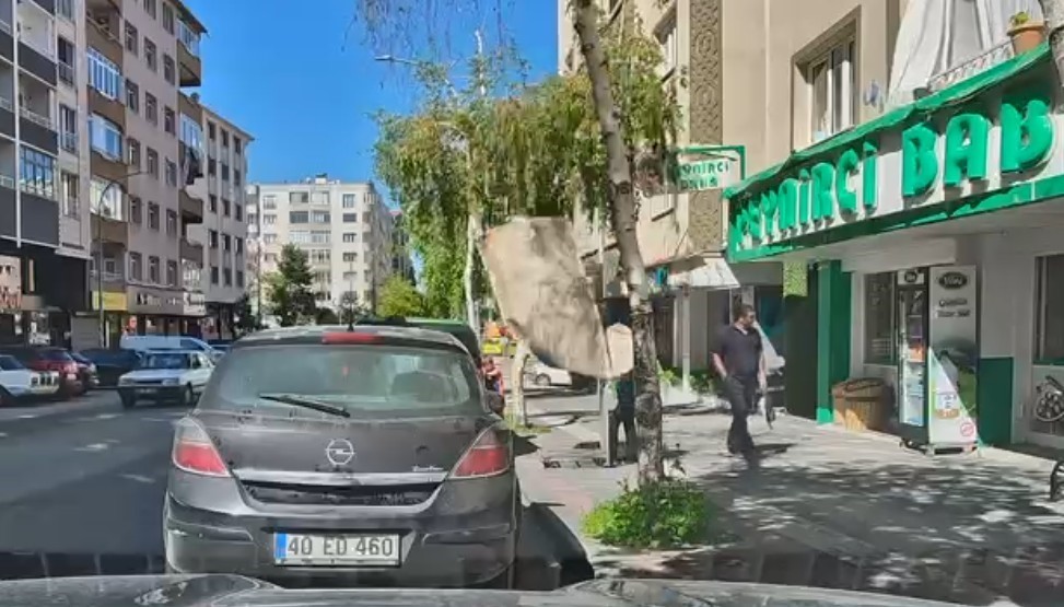 7 kattan dusen hali kadinin basina isabet etti 0 DDOvLYLj
