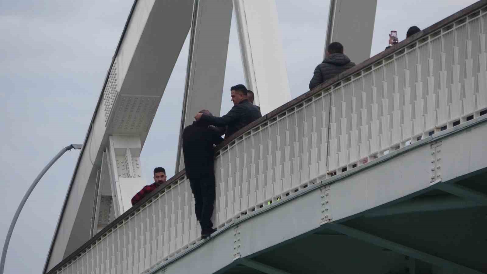 7 kez intihar girisiminde bulundu 4 3iM2Egpr