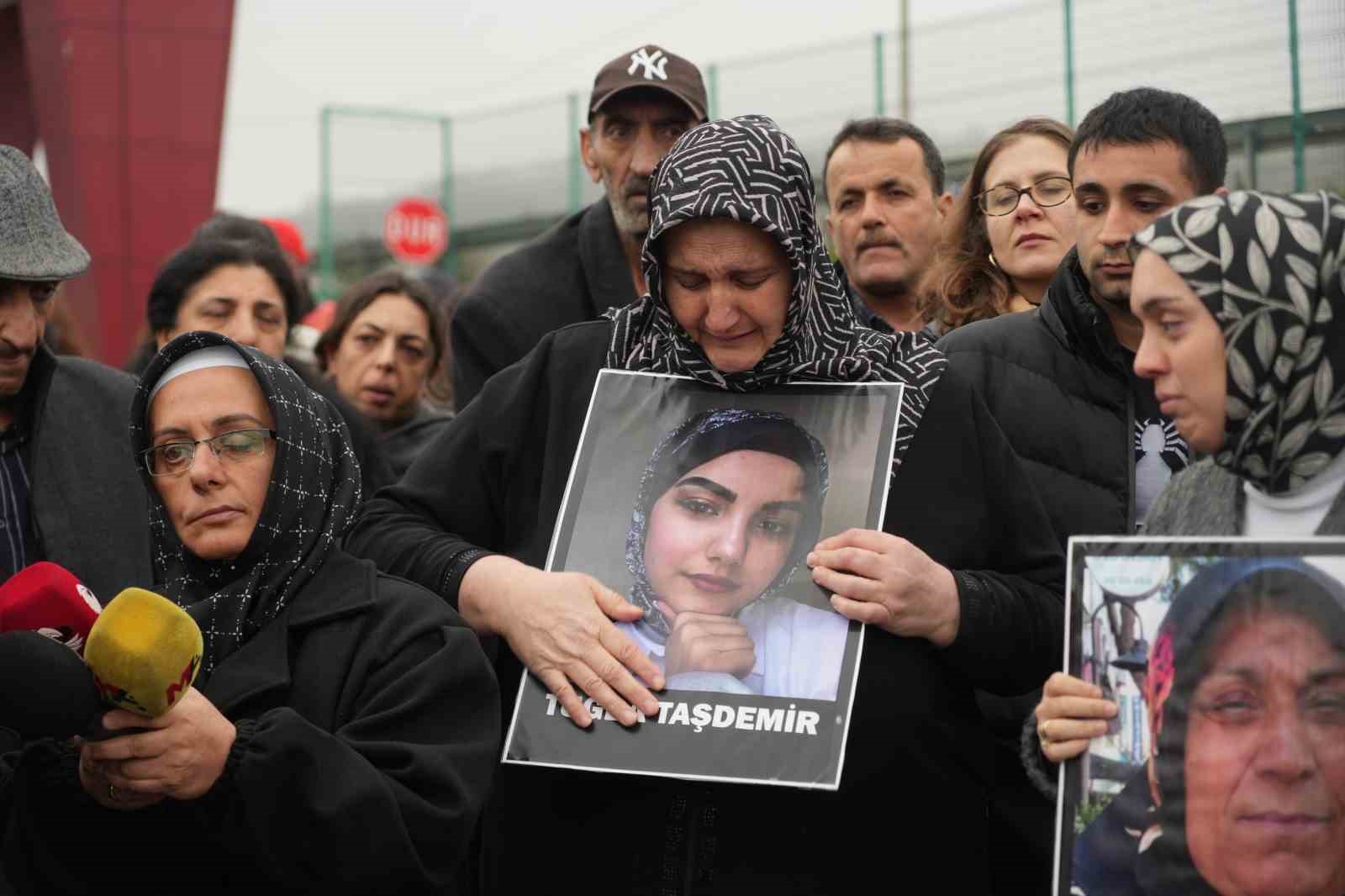 7 kisinin oldugu yangin davasinda aileler gozyaslarina boguldu 3 lmD22Bhu
