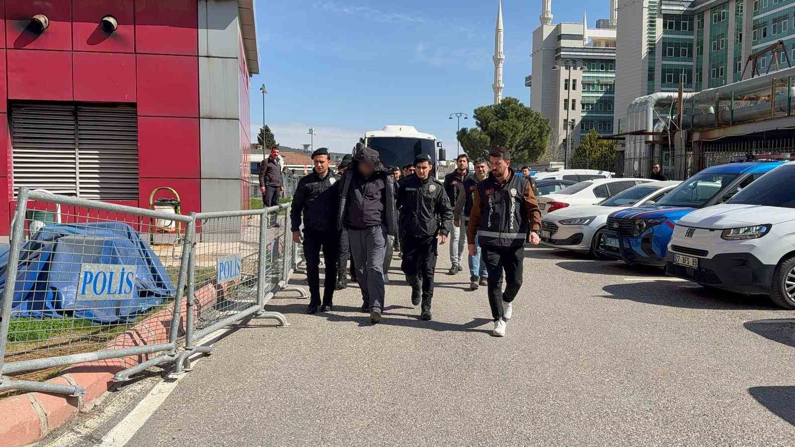 7 universite bitiren gaun ogretim gorevlisinden 521 milyonluk vurgun 2 Py6hin5E