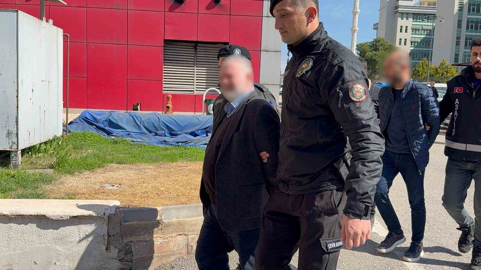 7 universite bitiren gaun ogretim gorevlisinden 521 milyonluk vurgun 5 QzXi6SJ7