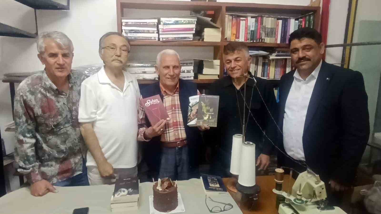 70 yillik terzi is yerini kutuphaneye cevirdi 1 mggSEBSN