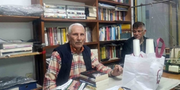 70-yillik-terzi-is-yerini-kutuphaneye-cevirdi-dPNHF7Dd.jpg