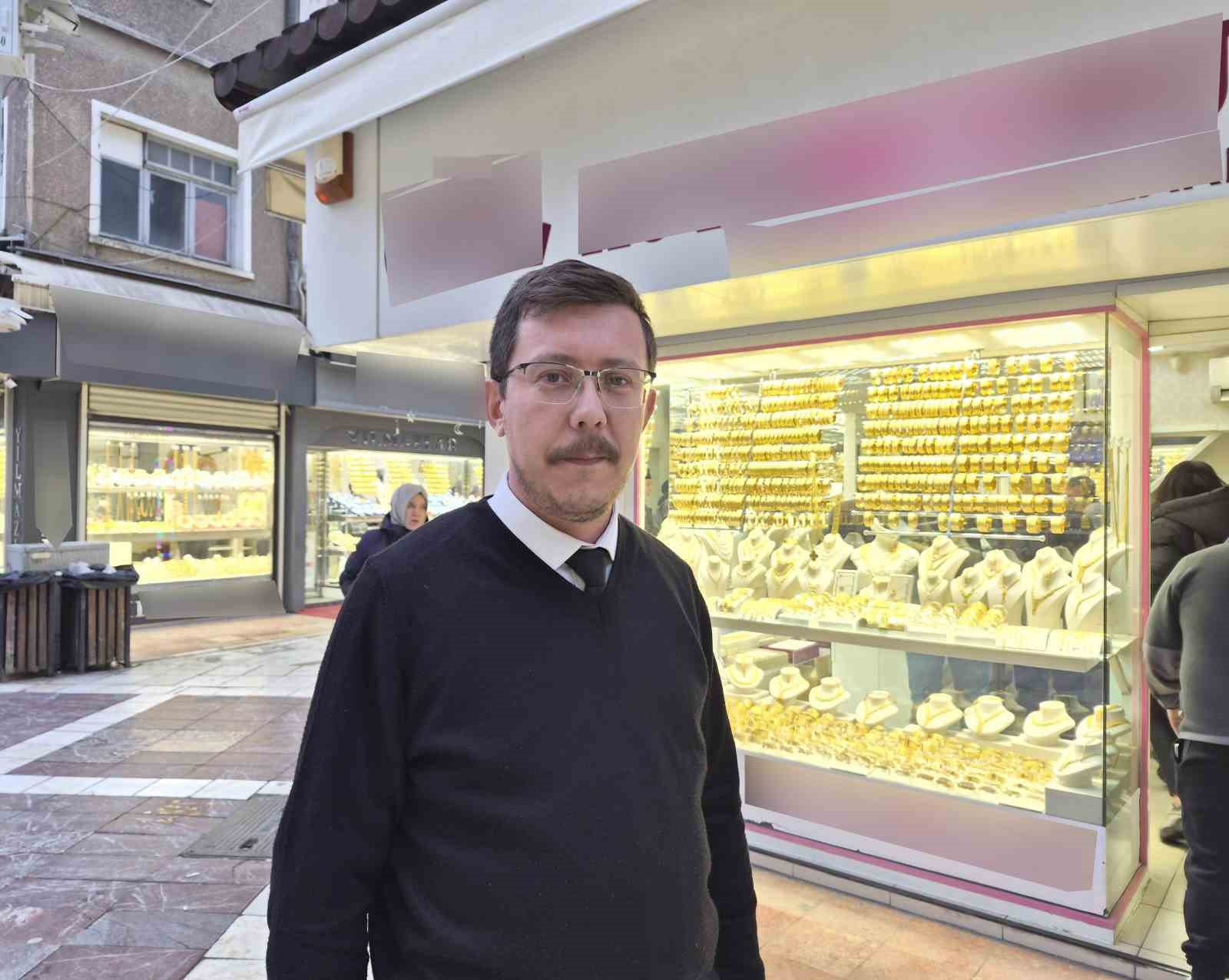 700 bin liralik vurgunu dikkatli esnaf onledi 4 wcnJ7Rmb