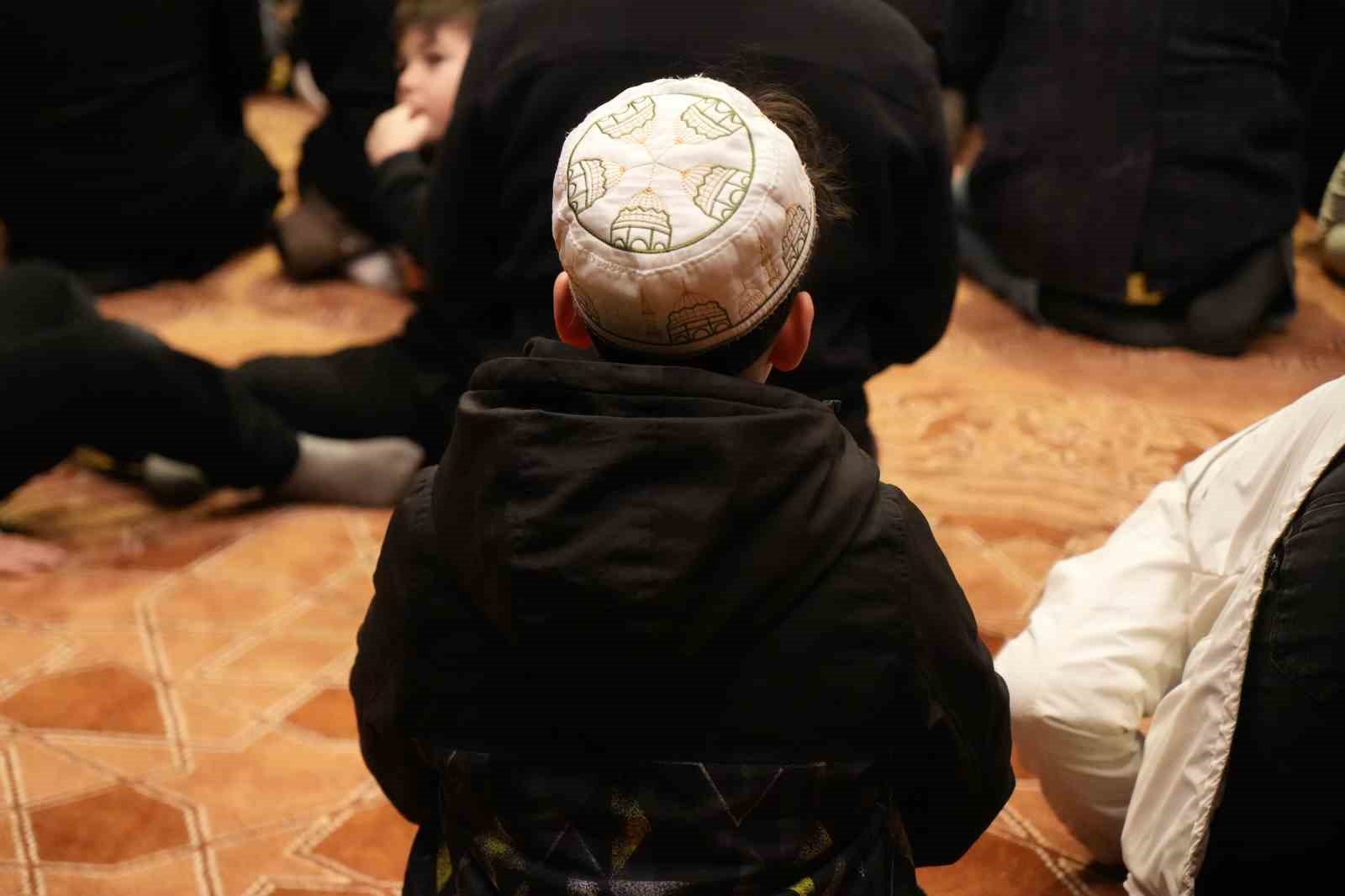 700 yillik camide ilk teravih namazi kilindi 2 yIAiXgNN