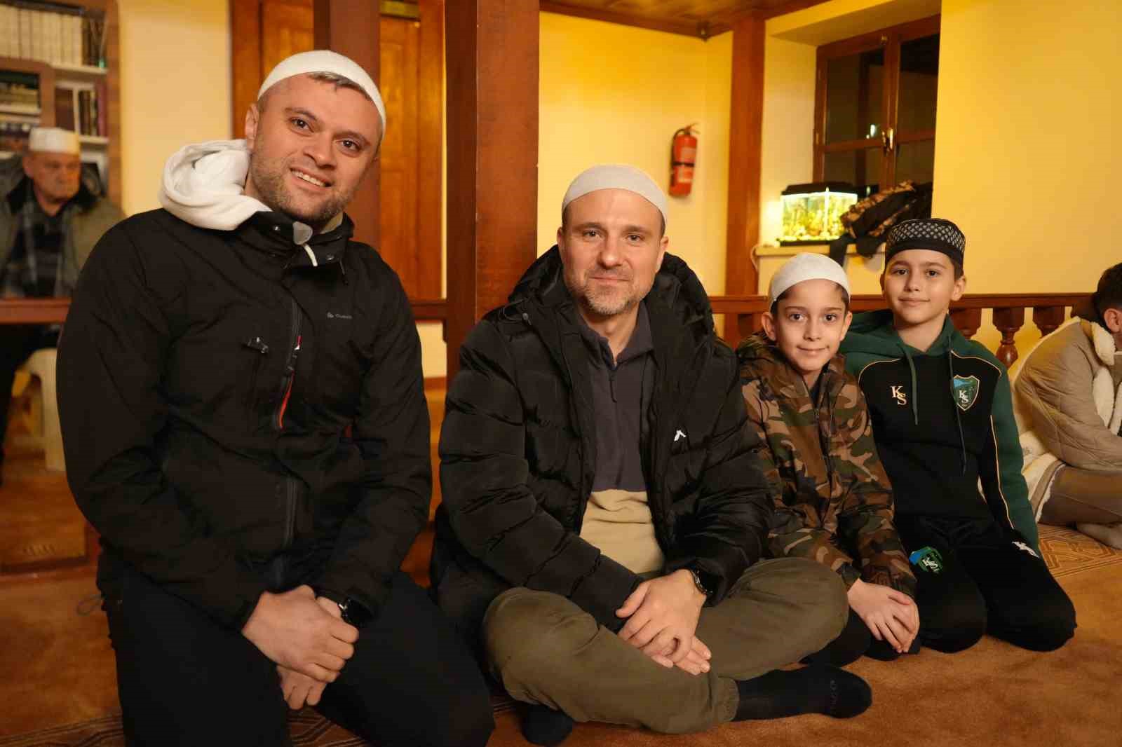 700 yillik camide ilk teravih namazi kilindi 6 frLzNhrt